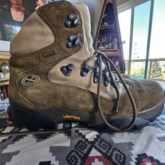 Vintage Merrell Hiking Boots Quest Gore-Tex Size 9.5 - Picture 2 of 9